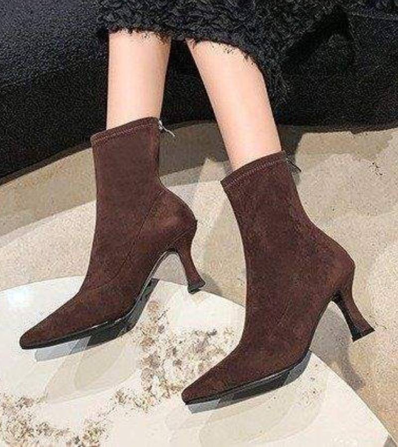 Fulvia | Minimal leather ankle boots with a mid heel