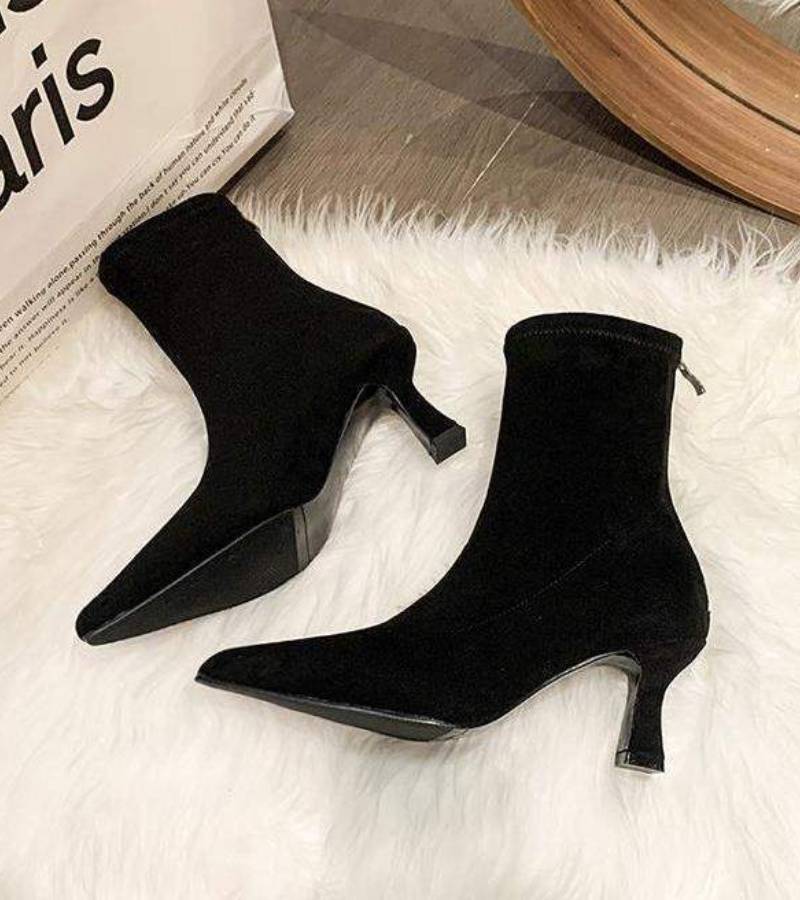 Fulvia | Minimal leather ankle boots with a mid heel